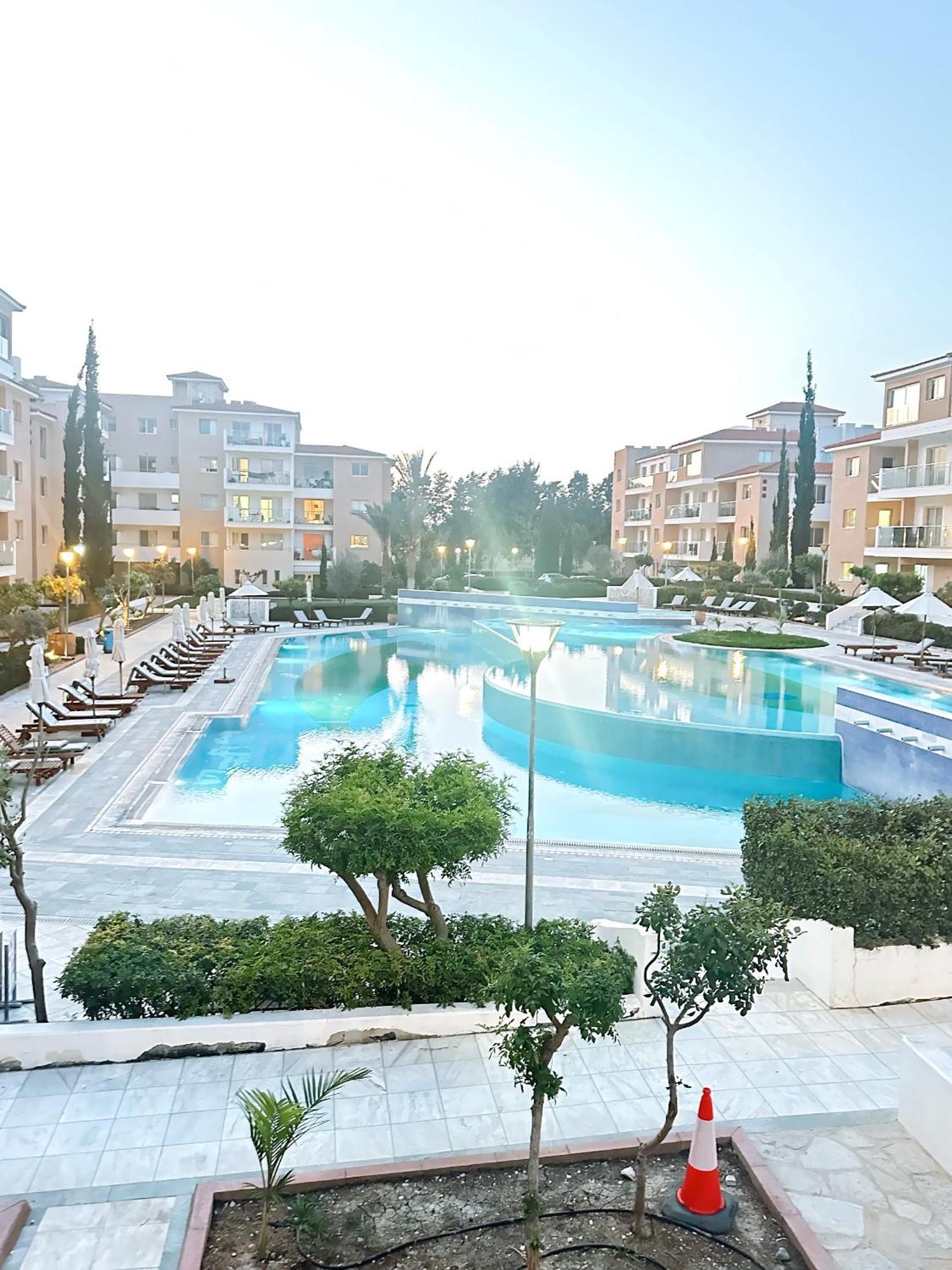 Апартаменты Elysia Park Ameliya 202 Пафос Экстерьер фото