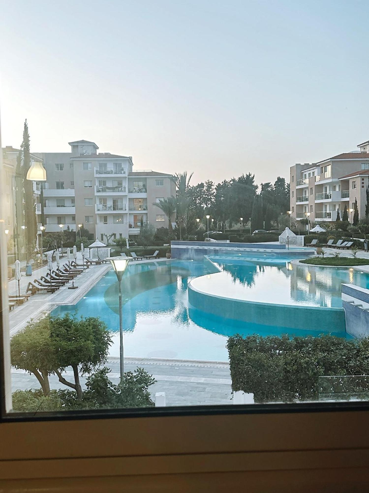 Апартаменты Elysia Park Ameliya 202 Пафос Экстерьер фото
